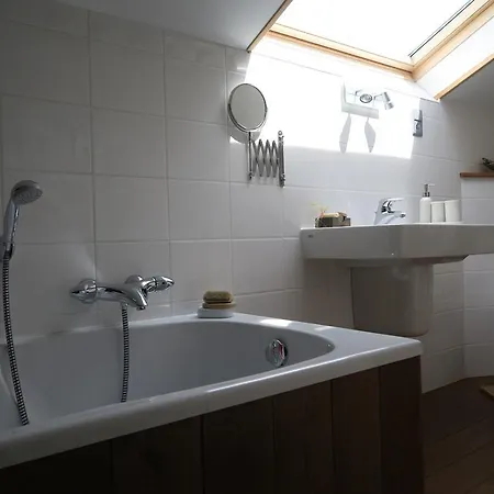 Bed & Breakfast 2etome Libin